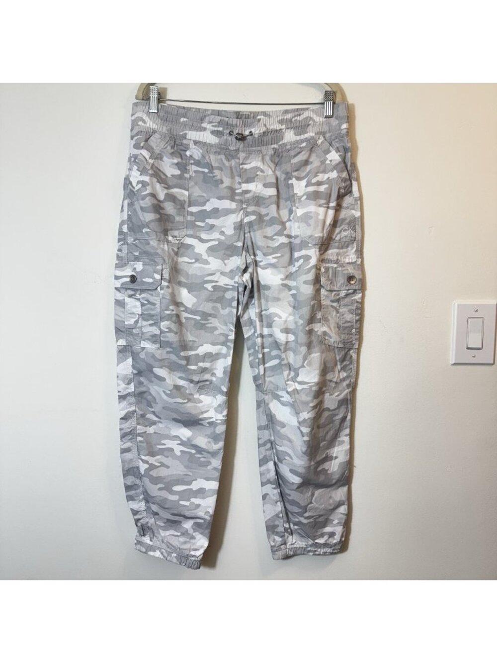 Calvin Klein Performance Women’s Camo Cargo Joggers Pants Size L Gray Pull On